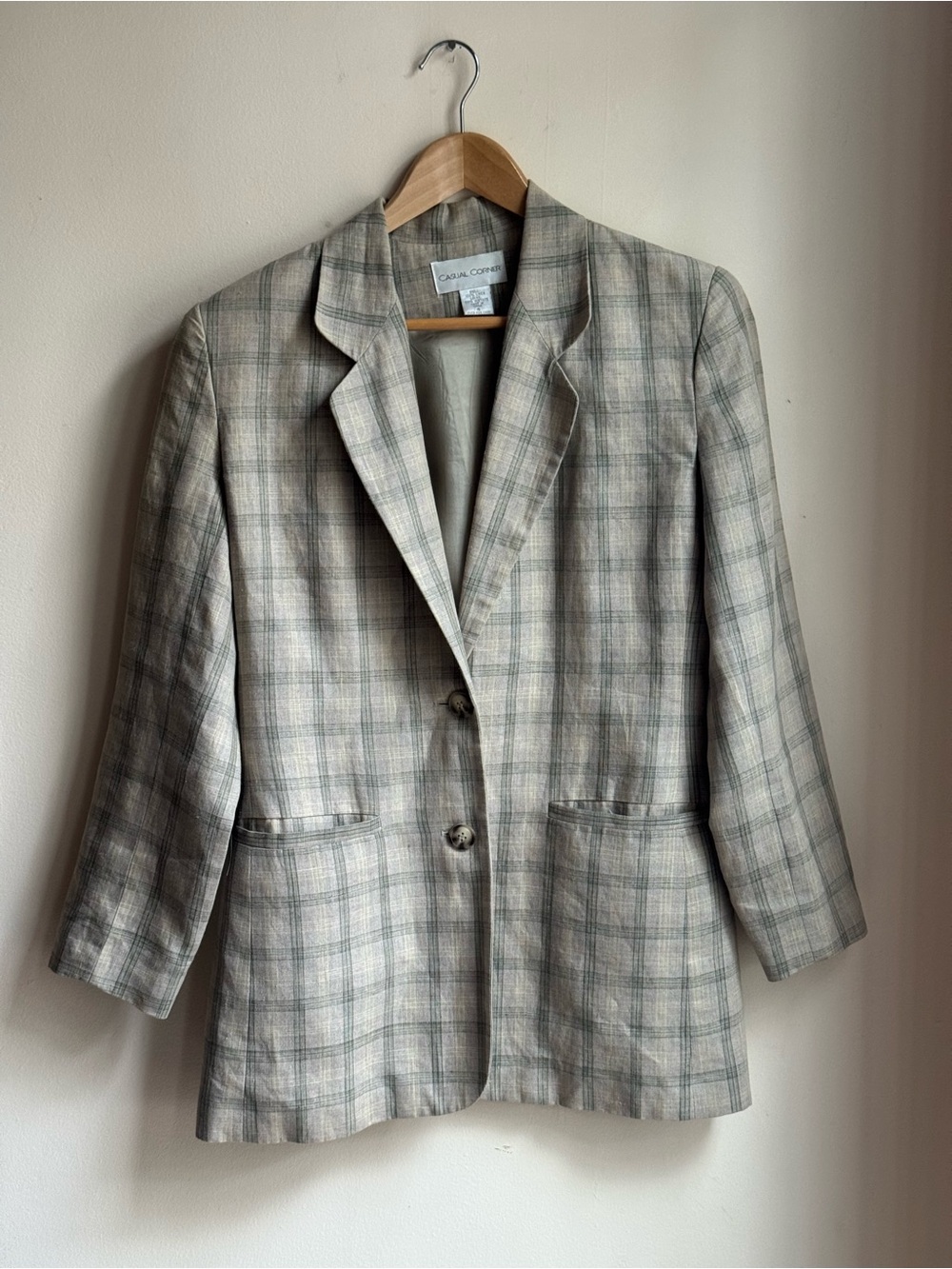 Casual Corner Women's Plaid Blazer Size 4 Beige/Gray Lined Button Pockets